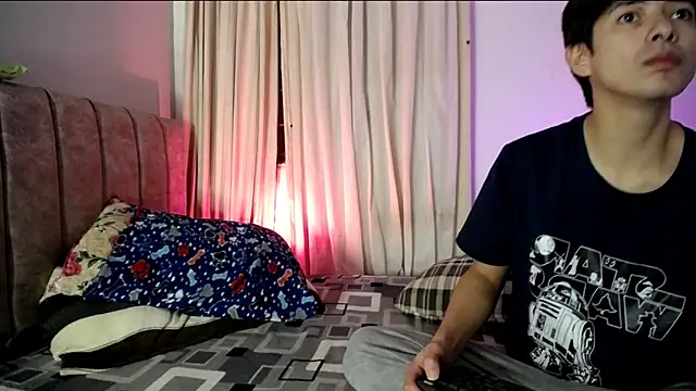 Snapshot of Pinkandyellowpokemon chatting on January 2026 05:10:02 AM Pinkandyellowpokemon online show from January 2026 05:10:02 AM