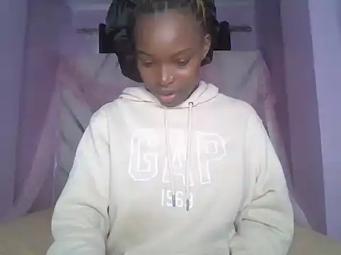 Snapshot of Pretty-queen123 chatting on September 2025 02:06:02 PM Pretty-queen123 online show from September 2025 02:06:02 PM