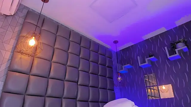 Snapshot of megan_woll chatting on February 2026 08:09:02 PM megan woll online show from February 2026 08:09:02 PM