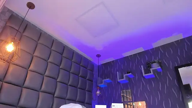 Snapshot of megan_woll chatting on February 2026 08:29:02 PM megan woll online show from February 2026 08:29:02 PM