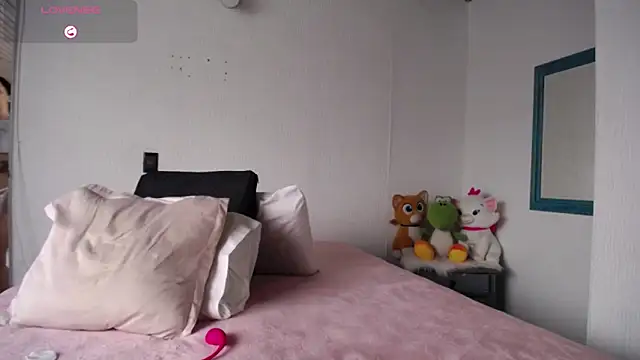 Snapshot of _Lalaa chatting on October 2025 09:02:01 PM Lalaa online show from October 2025 09:02:01 PM