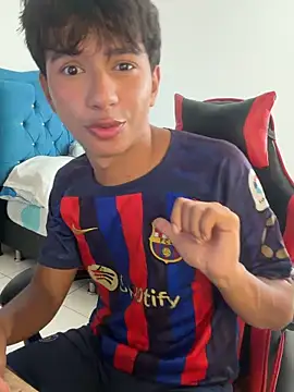 Snapshot of Leonarrrd_01 chatting on February 2026 09:18:01 PM Leonarrrd 01 online show from February 2026 09:18:01 PM