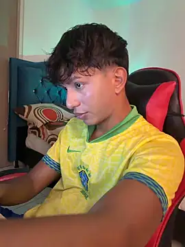 Snapshot of Leonarrrd_01 chatting on April 2026 12:27:01 AM Leonarrrd 01 online show from April 2026 12:27:01 AM