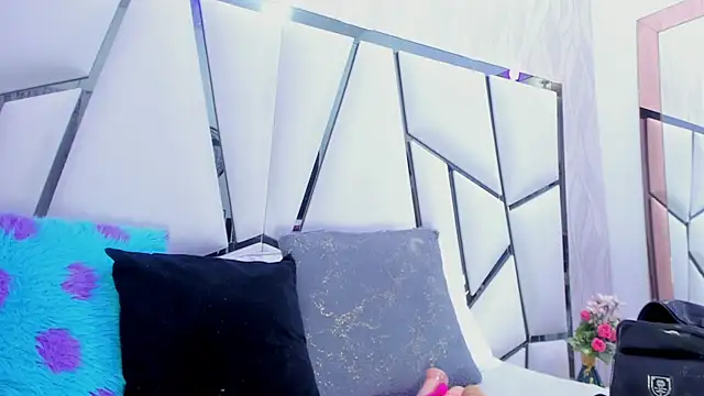  aurora18  online show from March 2025 04:21:02 AM