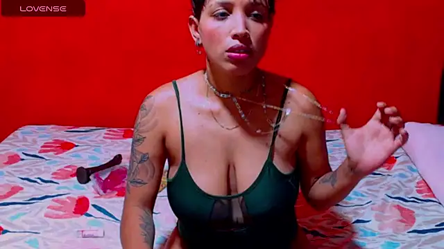 Snapshot of Dirty_Zoe chatting on December 2024 02:57:01 AM Dirty Zoe online show from December 2024 02:57:01 AM