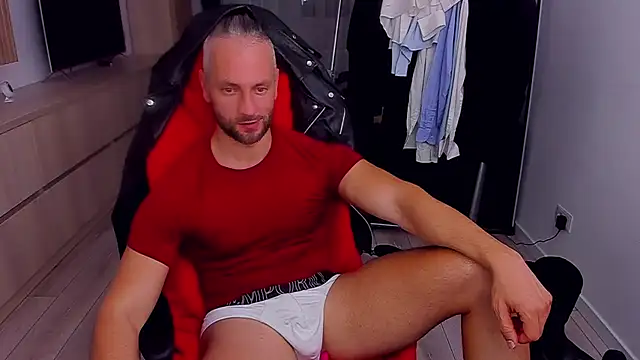 Snapshot of MarisMuscle chatting on October 2025 07:09:02 PM MarisMuscle online show from October 2025 07:09:02 PM