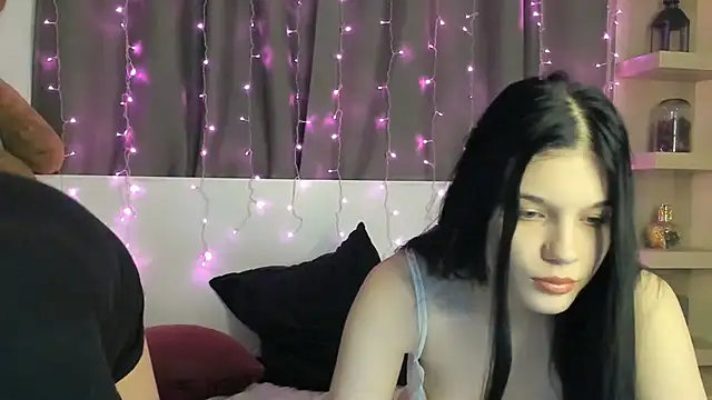 Snapshot of xDeepInLovexx chatting on February 2025 07:03:01 PM xDeepInLovexx online show from February 2025 07:03:01 PM