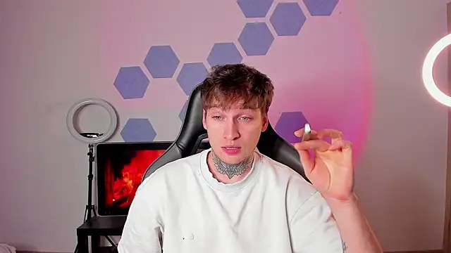 Chris Tyson online show from October 2025 10:32:02 PM