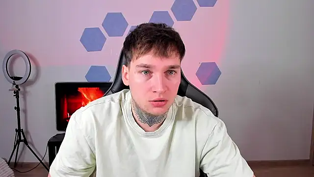 Chris Tyson online show from December 2025 09:04:01 AM