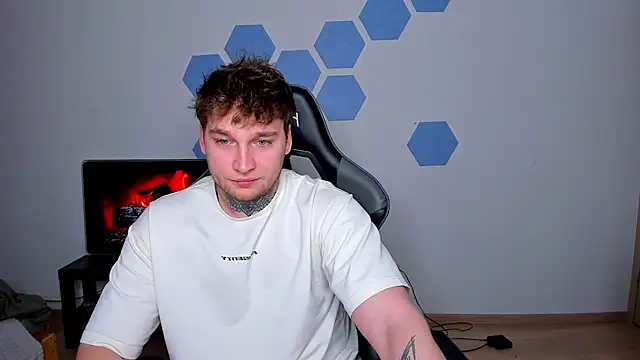 Chris Tyson online show from April 2026 10:00:02 PM