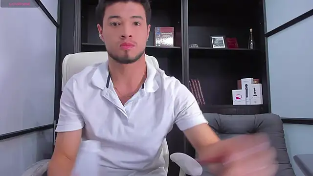 EdwardRoss  online show from February 2025 07:31:02 PM