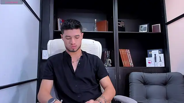 EdwardRoss  online show from February 2025 07:27:02 PM