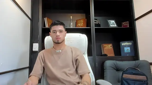 EdwardRoss  online show from March 2025 07:25:01 PM