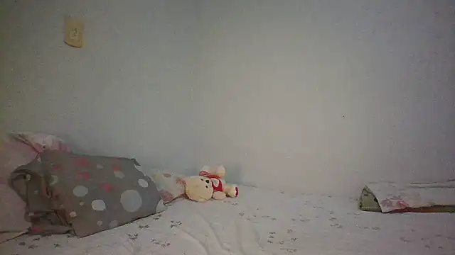 Snapshot of melodybar27 chatting on December 2024 04:50:01 PM melodybar27 online show from December 2024 04:50:01 PM