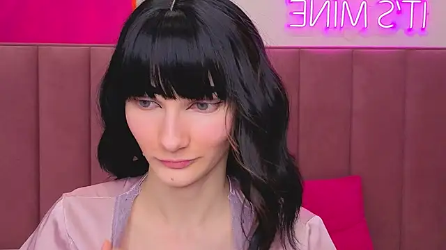 Snapshot of Lili_flowerr chatting on April 2026 10:57:01 AM Lili flowerr online show from April 2026 10:57:01 AM