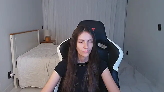 Snapshot of upssnowy chatting on April 2026 10:35:02 PM upssnowy online show from April 2026 10:35:02 PM