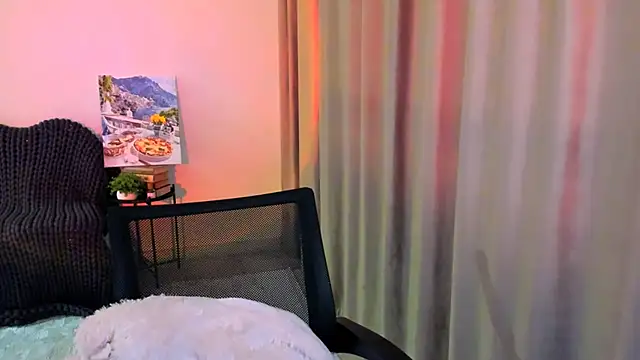 worldofkim online show from February 2025 04:44:02 AM