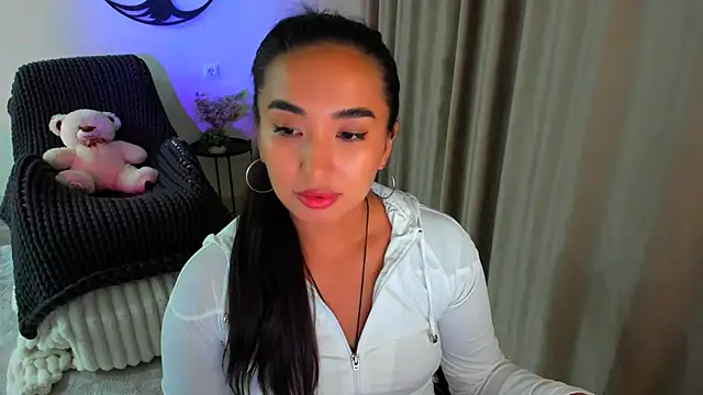 worldofkim online show from September 2025 08:21:01 PM