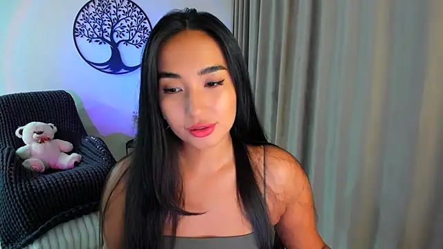 worldofkim online show from September 2025 09:51:01 PM