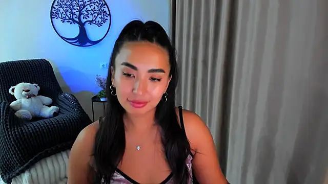 worldofkim online show from September 2025 07:50:01 PM