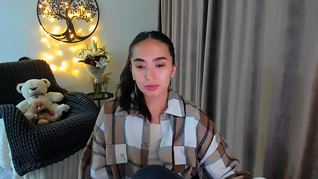 worldofkim online show from February 2026 10:32:01 PM