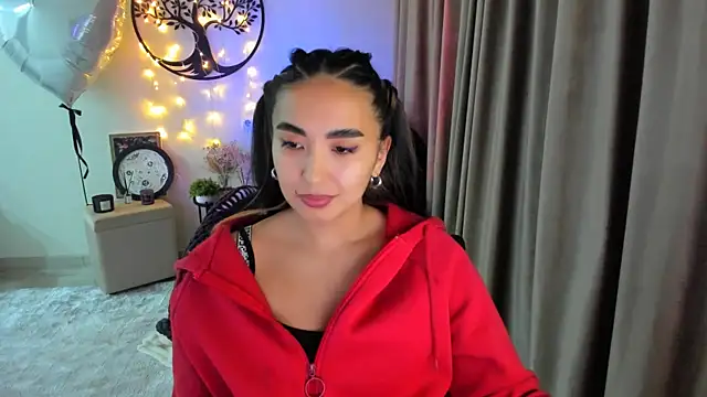 worldofkim online show from April 2026 04:58:02 PM