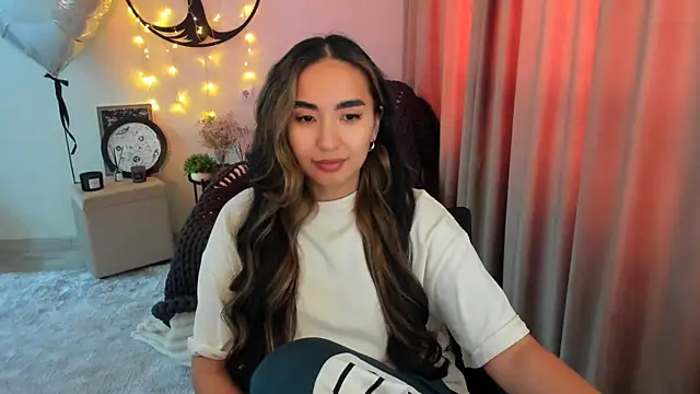 worldofkim online show from April 2026 05:43:02 AM