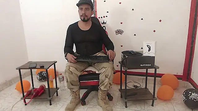 Snapshot of KalethBigDick chatting on November 2025 11:32:01 AM KalethBigDick online show from November 2025 11:32:01 AM