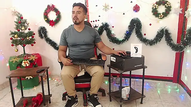 Snapshot of KalethBigDick chatting on December 2025 05:18:02 PM KalethBigDick online show from December 2025 05:18:02 PM