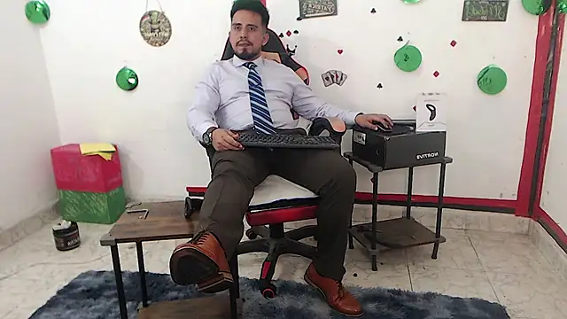 Snapshot of KalethBigDick chatting on June 2026 11:42:01 AM KalethBigDick online show from June 2026 11:42:01 AM