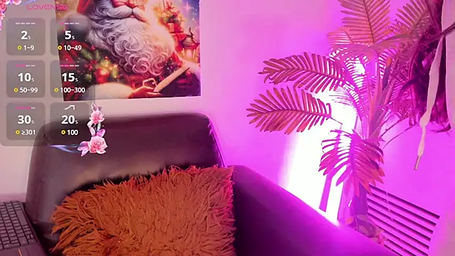 Miia Thompsonn online show from December 2024 09:30:02 PM