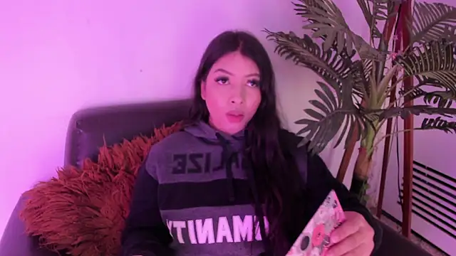 Miia Thompsonn online show from January 2025 03:09:02 AM