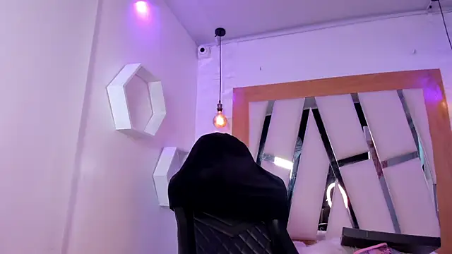 ary cooper  online show from December 2025 12:47:02 PM