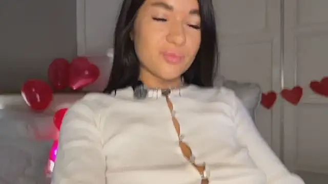 Snapshot of UrLillShy chatting on February 2026 01:09:01 AM UrLillShy online show from February 2026 01:09:01 AM