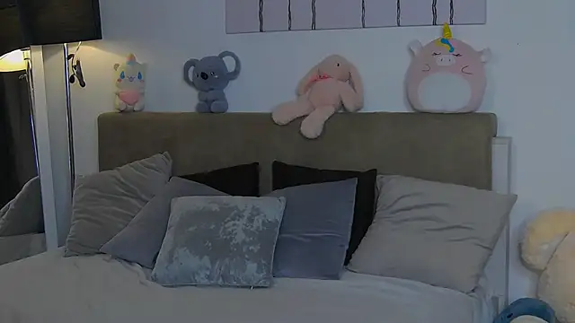 Snapshot of CassKiera chatting on November 2025 06:46:01 AM CassKiera online show from November 2025 06:46:01 AM