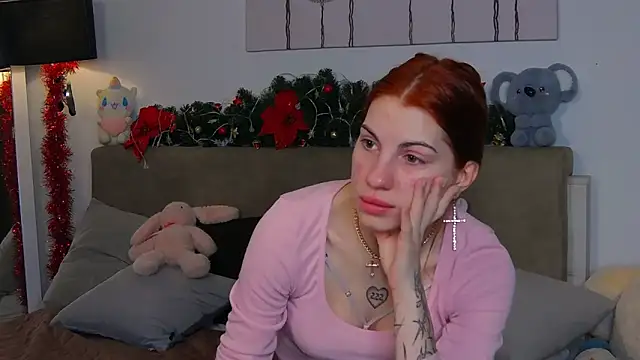 Snapshot of CassKiera chatting on December 2025 05:46:02 AM CassKiera online show from December 2025 05:46:02 AM