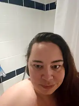 Snapshot of Sexy_Binxy chatting on April 2026 02:28:01 PM Sexy Binxy online show from April 2026 02:28:01 PM