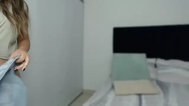 Snapshot of alliee_mod chatting on February 2025 04:15:02 AM alliee mod online show from February 2025 04:15:02 AM