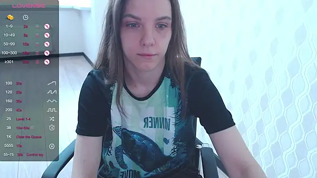 Snapshot of LisaHeart chatting on December 2024 06:14:02 AM LisaHeart online show from December 2024 06:14:02 AM