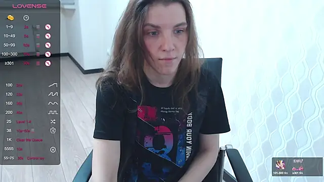 Snapshot of LisaHeart chatting on February 2025 01:03:02 AM LisaHeart online show from February 2025 01:03:02 AM