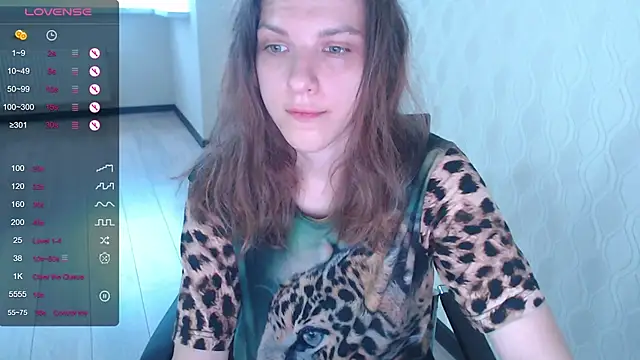 Snapshot of LisaHeart chatting on October 2025 01:31:02 PM LisaHeart online show from October 2025 01:31:02 PM