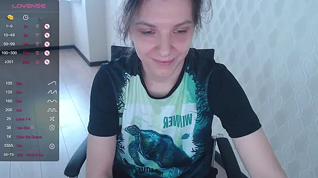 Snapshot of LisaHeart chatting on October 2025 11:32:02 AM LisaHeart online show from October 2025 11:32:02 AM