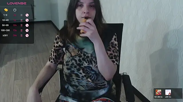 Snapshot of LisaHeart chatting on April 2026 06:26:01 PM LisaHeart online show from April 2026 06:26:01 PM