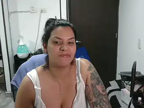 CarolinaRincon online show from March 2025 09:04:01 PM