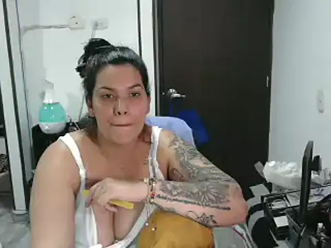 CarolinaRincon online show from March 2025 12:10:02 AM