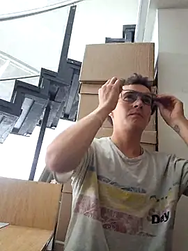 yonson90s online show from March 2025 04:47:02 PM