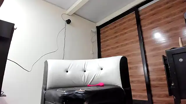 AlejoKhalifa  online show from January 2025 08:32:02 AM