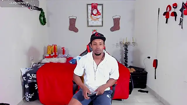 AlejoKhalifa  online show from December 2025 09:09:01 PM