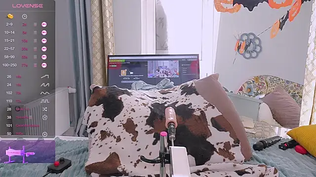 Snapshot of Meukotis chatting on November 2025 07:31:01 AM Meukotis online show from November 2025 07:31:01 AM