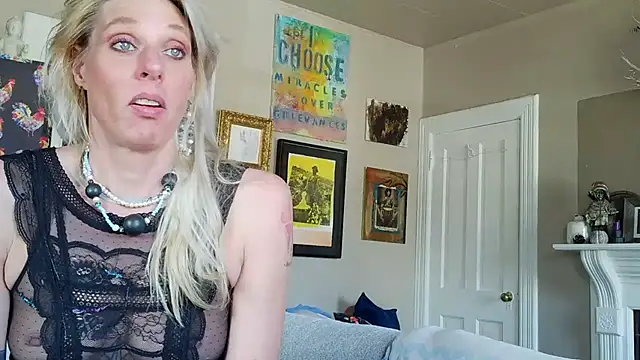 Glamazonx online show from February 2026 05:52:01 PM